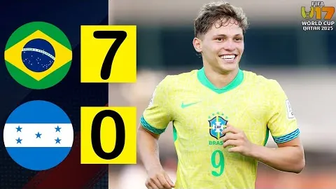 “亚锦赛女子冰球首场比赛，中国女队旗开得胜 新华网讯”